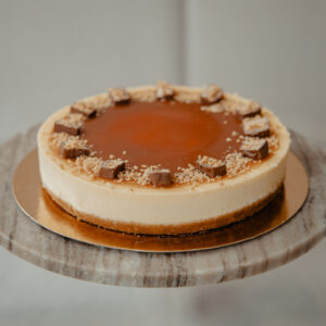 Snickers cheesecake