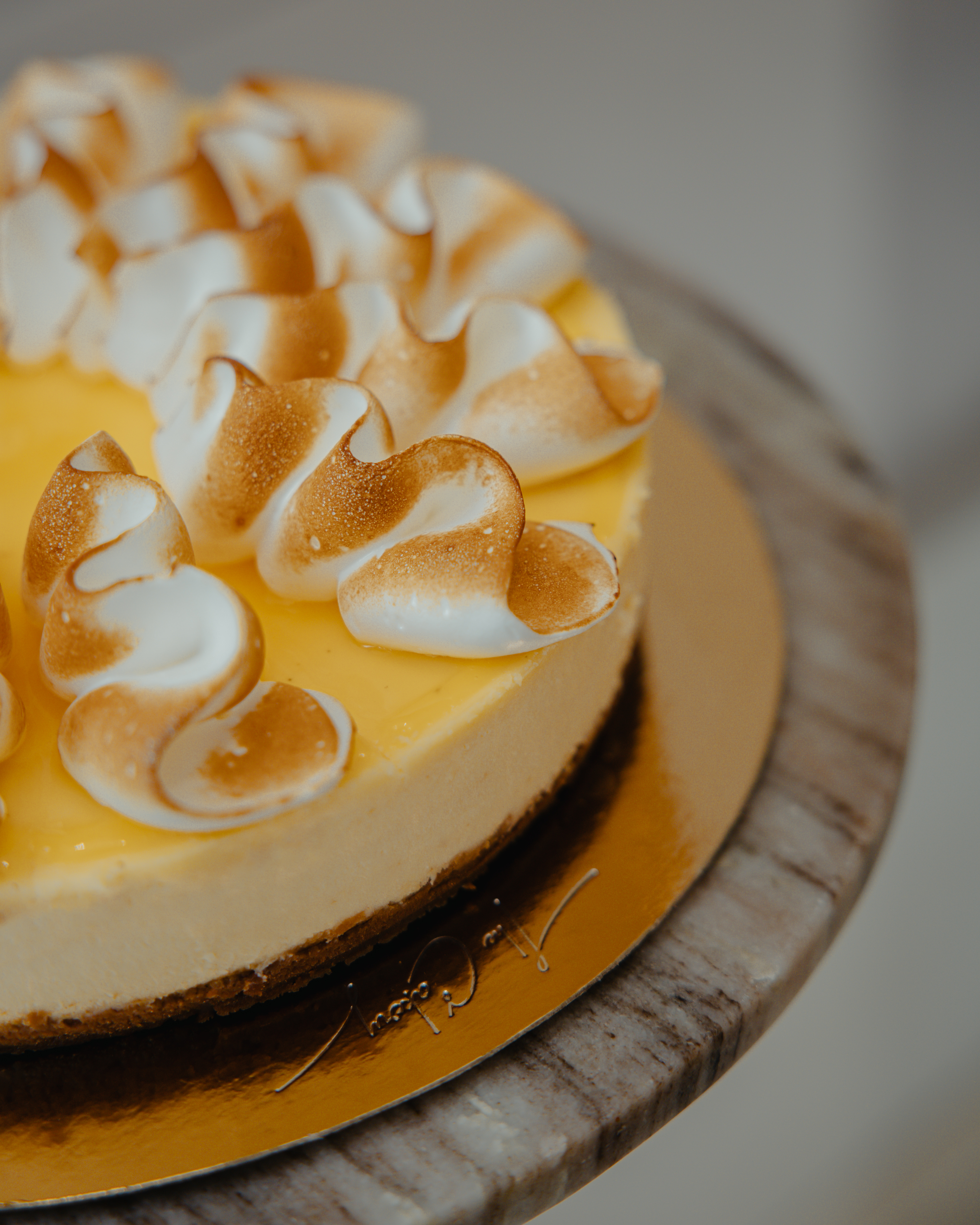 Lemon meringue cheesecake